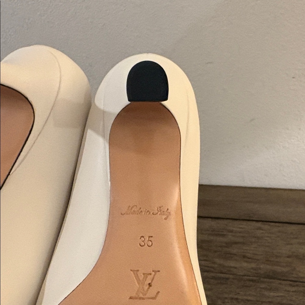 [Louis Vuitton] Rotary Low Heel Square Pumps White Leather Women’s EU 35 / US 5 - Picture 11 of 16